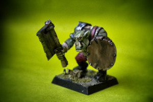 Orco,miniatura in plastica 28mm Games Workshop,pittura giallinovagabondo