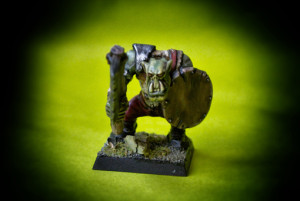 Orco,miniatura in plastica 28mm Games Workshop,pittura giallinovagabondo