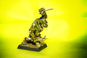 Orco Selvaggio,miniatura metallo 28mm Games Workshop,pittura giallinovagabondo