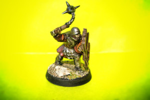 Orchetto di Sauron, miniatura 28mm Games Workshop,pittura giallinovagabondo