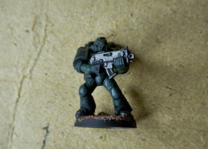 Space Marines dopo la pittura con il verde e il metallo