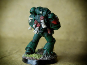 Dark Angels Space Marines, miniatura 28mm plastica Games Workshop, pittura giallinovagabondo