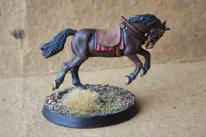 Cavallo in plastica scala 28mm della Games Workshop, pittura giallinovagabondo