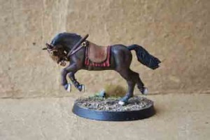 Cavallo in plastica scala 28mm della Games Workshop