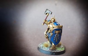 Hammers of Sigmar, miniatura in plastica Games Workshop, pittura giallinovagabondo